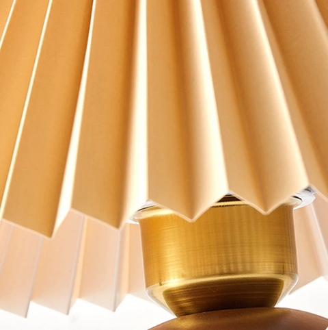 Qisato Table Lamp